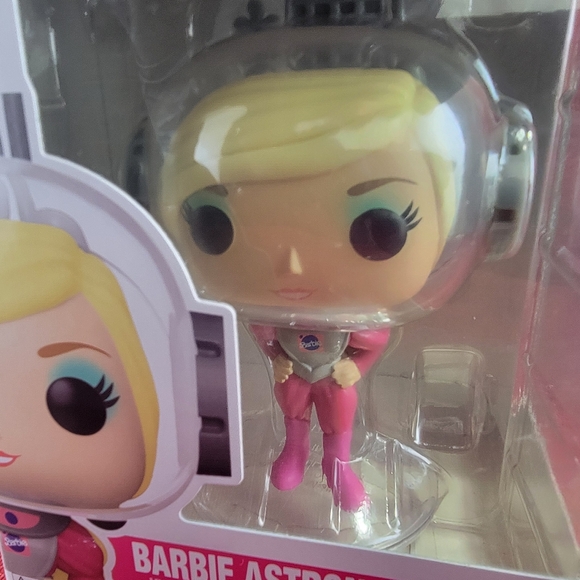 Barbie astronaut funko # 139 (nib) With pop protector - Picture 3 of 7